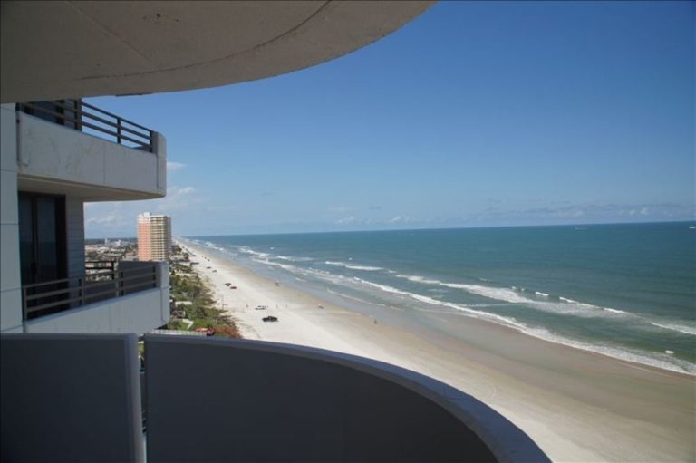 Five Charming Short-Term Condo Rentals in Daytona Beach