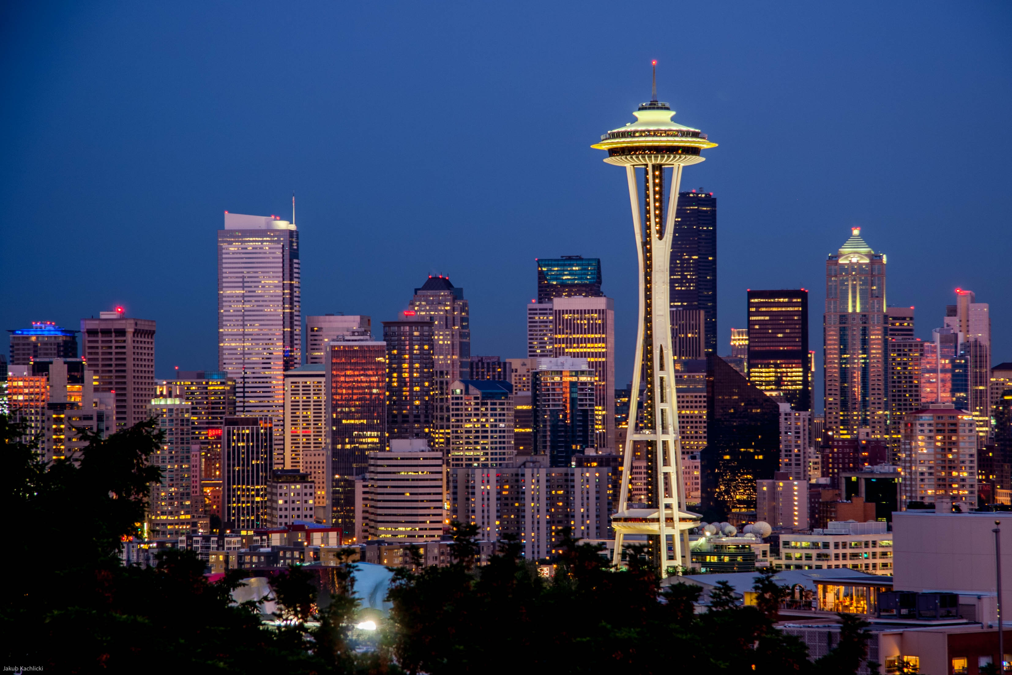 seattle places to visit at night