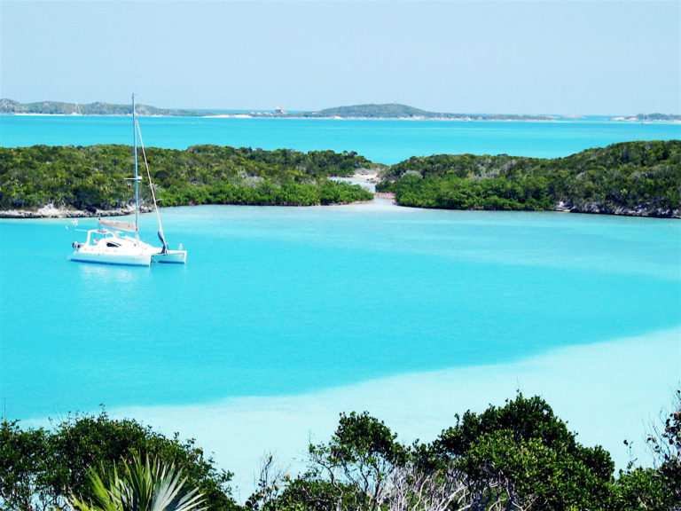 Bahamas Bareboat & Yacht Charter:  Top 3 companies