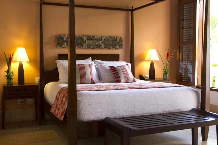 Editor Picks: 5 Romantic Hotels in Boston