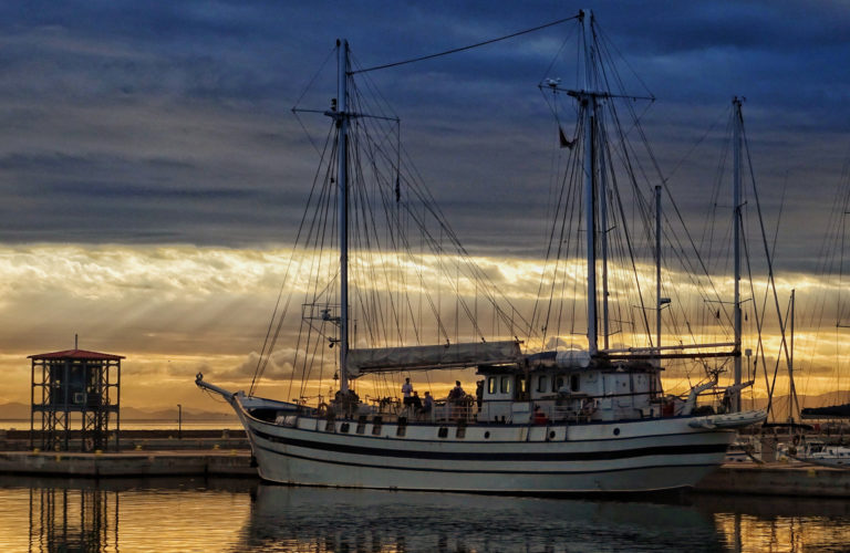 Crewed Greece Yacht or Catamaran Charter: The Best Companies