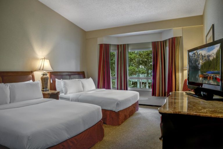 Editor Picks: The Best Affordable Hotels in Lake Louise