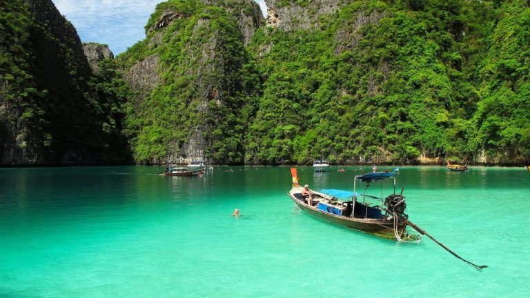 The best Phi Phi Islands Tours from Phuket