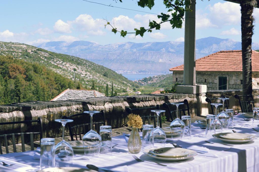 restaurants in brac, things to do in brac