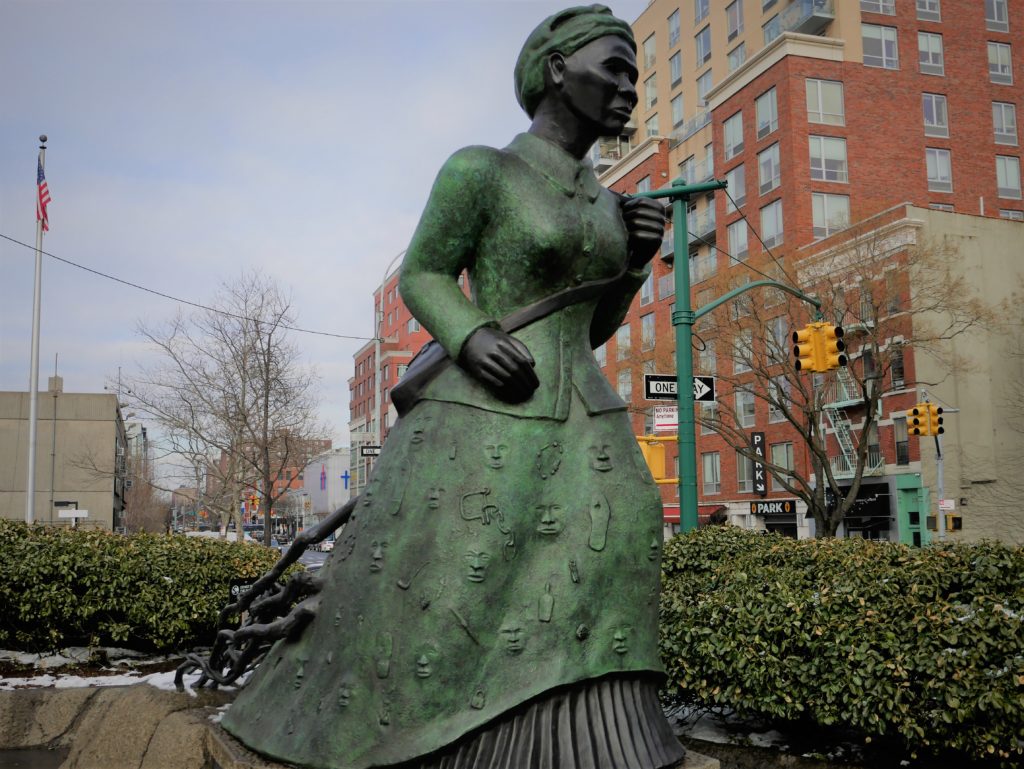 harriet tubman memorial statue, swing low, harlem, things to do in Harlem