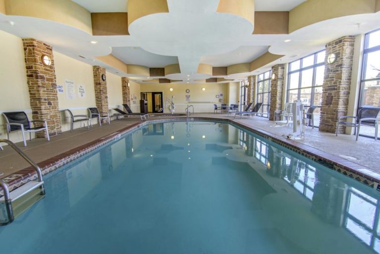 Editor Picks: Hotels with indoor pool in Arlington