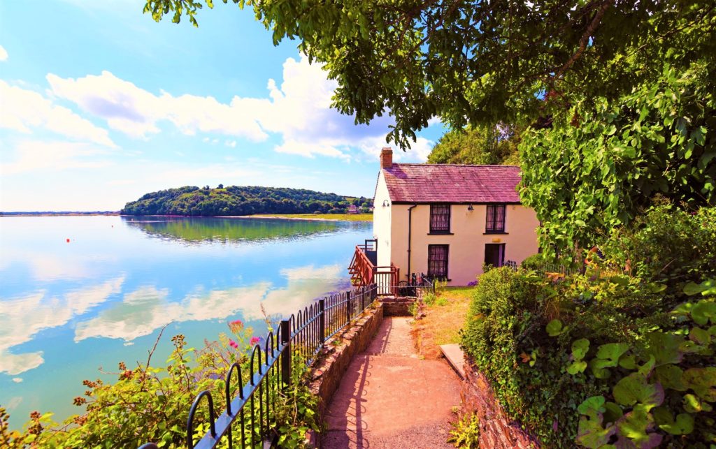 pretty places to visit in south wales