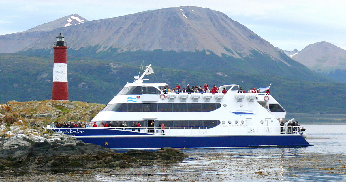 beagle channel catamaran tour