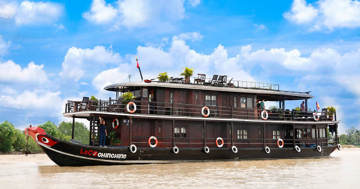 mekong river cruise small boat