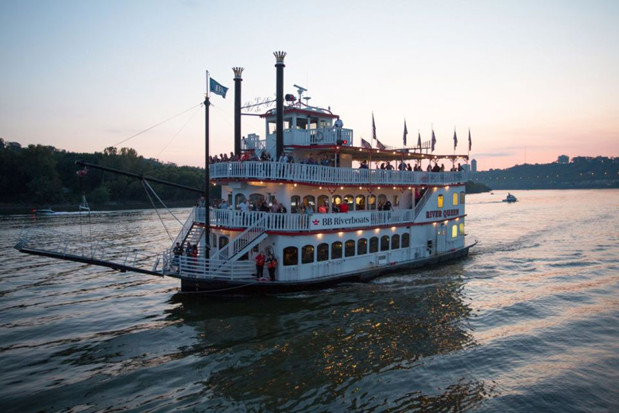 river boat cruise in ohio