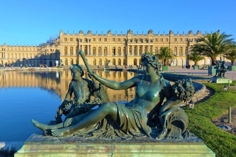 24 Hours in Versailles