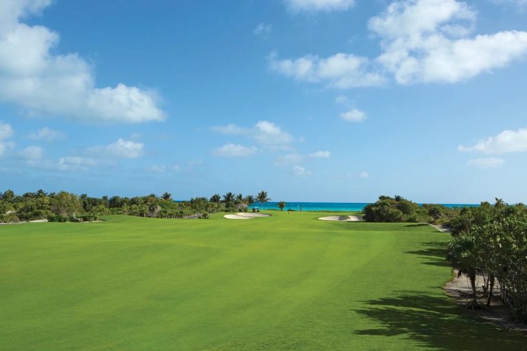 A Comparison of Cancun Golf Resorts