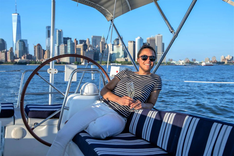 queens private yacht