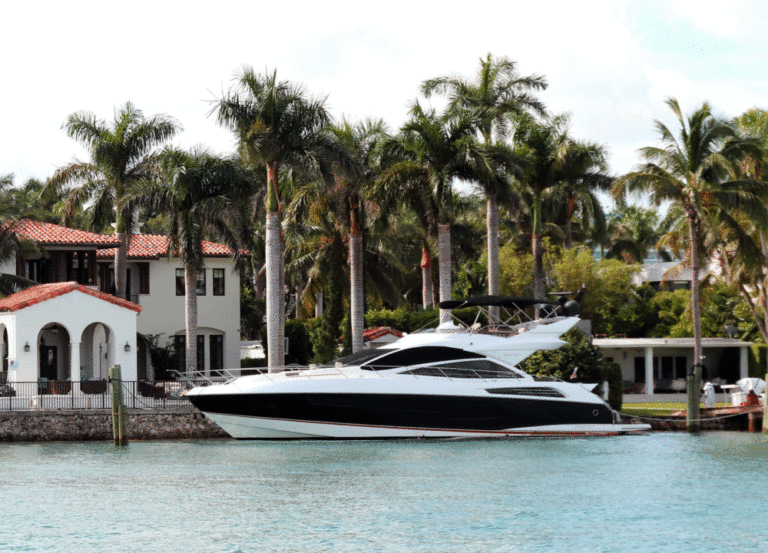 Where to Rent a Boat in Miami Beach