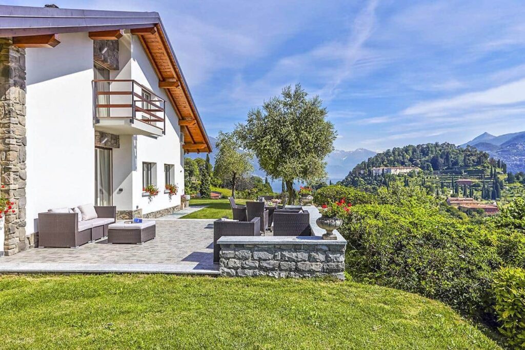 rent a villa in Lake Como