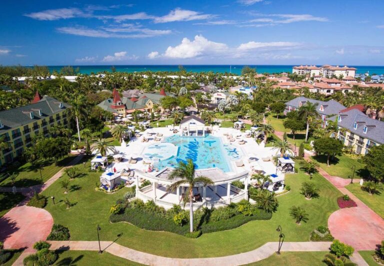 5 of the Best Turks and Caicos Family Resorts