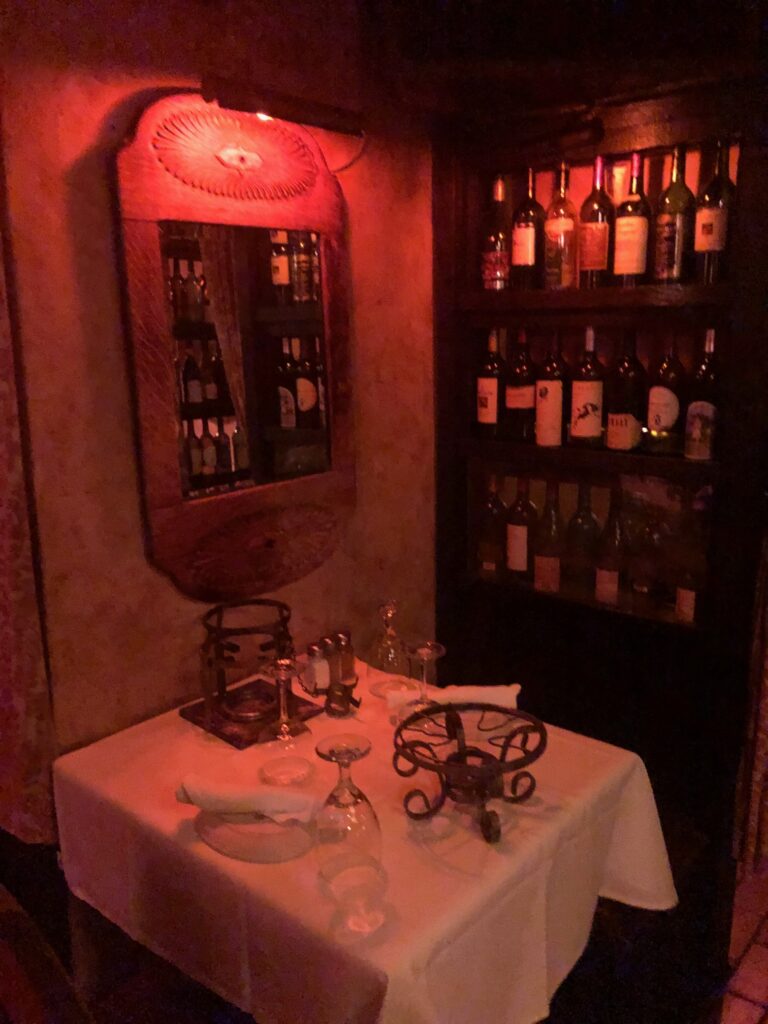 7 Local Favorite Restaurants in Lincoln Park, Chicago