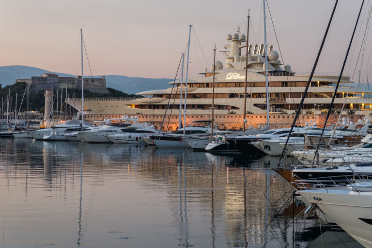 Where to Rent a Boat in Antibes, France