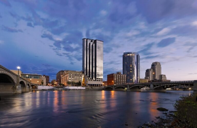 A Comparison of Luxury and Boutique Hotels in Grand Rapids