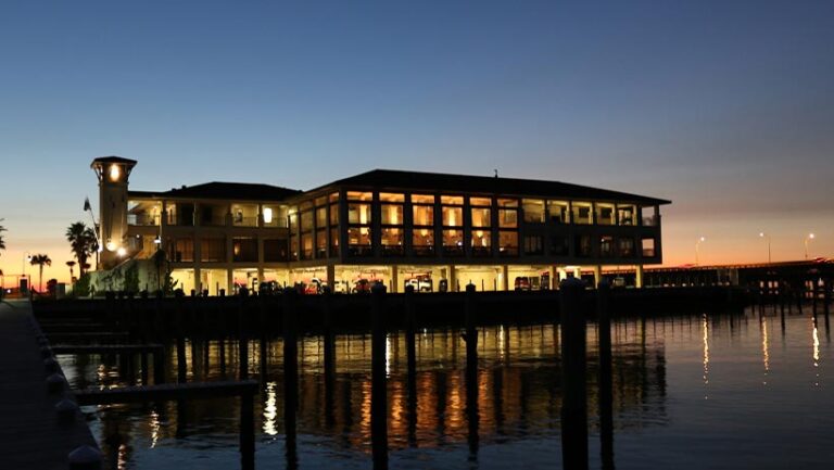 5 of the Best Seafood Restaurants in Pensacola