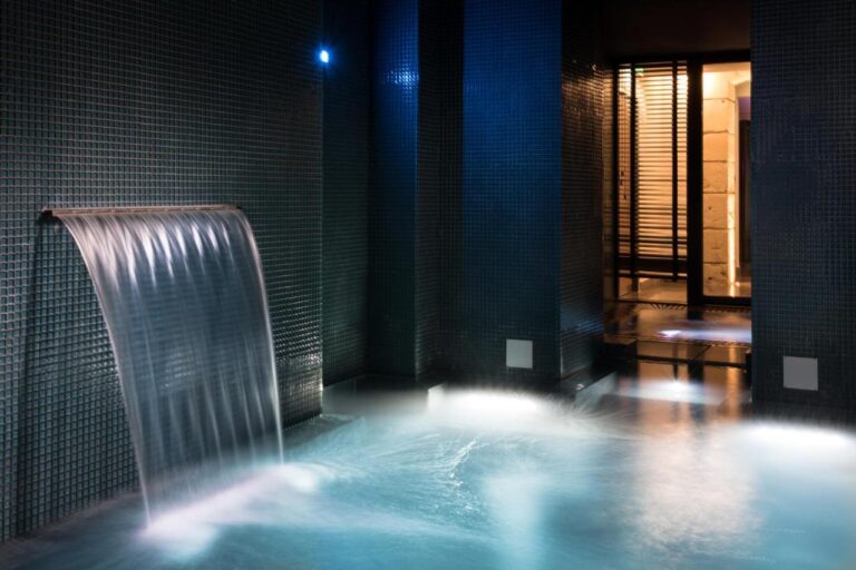 Editor Picks: Hotels with a Pool in Marseille