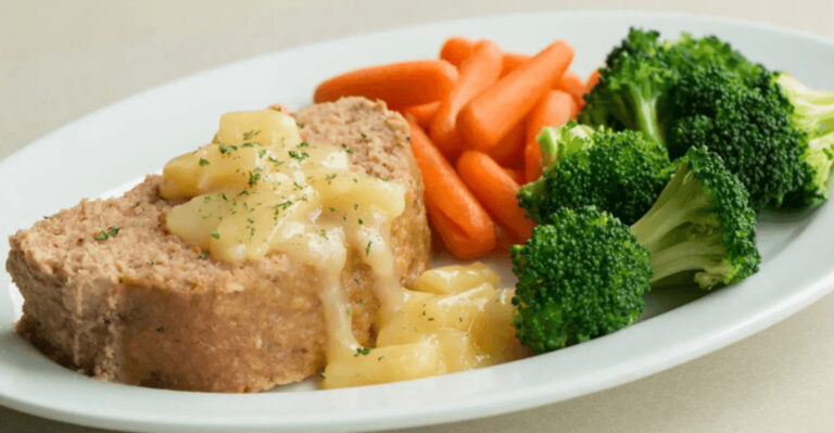 All Roads Seem To Lead To This Amish-Style Restaurant In Pennsylvania