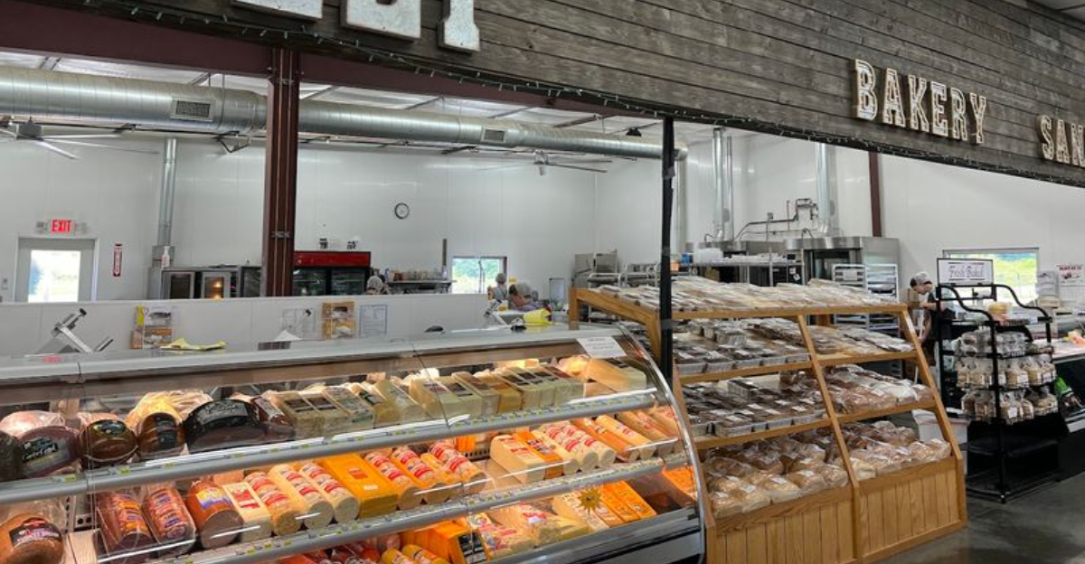 Homemade Sandwiches Are The Big Draw At This Tiny Missouri Amish Grocery Store