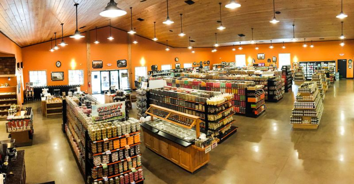 One Amish-Style Market In Virginia Has Become A Go-To Spot For Comfort Food Lovers