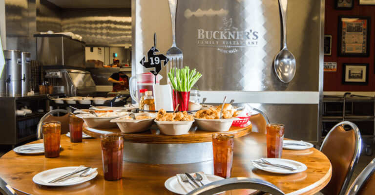 One Bite Of This Georgia Peach Cobbler And You’ll Understand The Hype