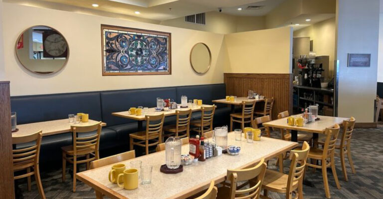 The Famous Cinnamon Rolls At This Kansas Restaurant Are Worth Every Single Bite