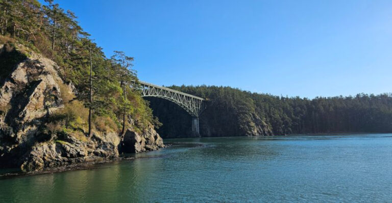 Nature Lovers Cannot Stop Talking About This Postcard-Perfect State Park In Washington
