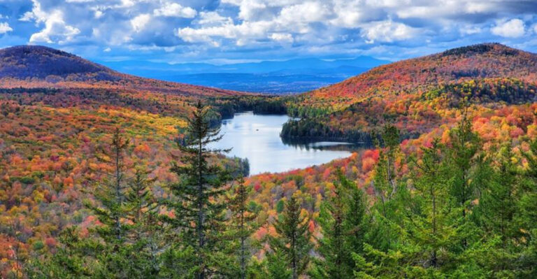 This Beautiful Vermont Hike Feels Like A Dream From Start To Finish
