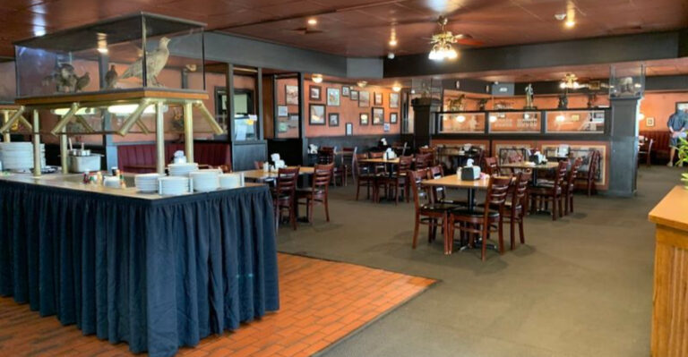 14 Comfort Food Spots In Kansas Known For Incredible Chicken Fried Steak