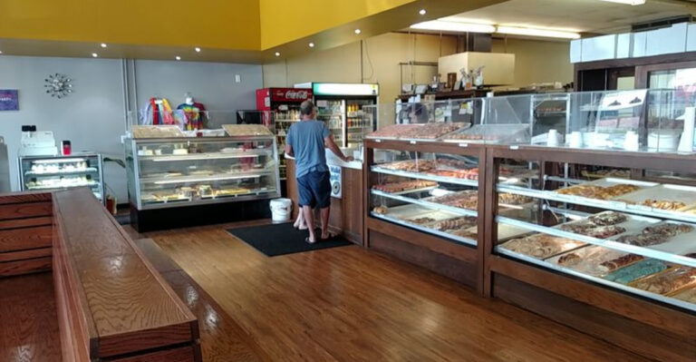 A Kansas Bakeshop Serving Handmade Donuts So Good You’ll Drive Miles For Them
