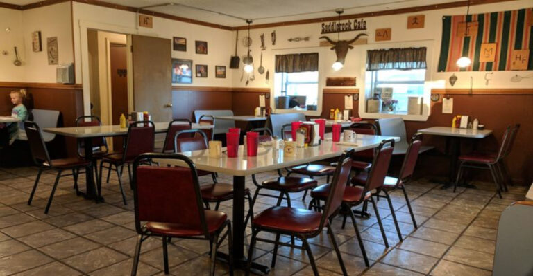 Homemade Food At This Small Kansas Diner Is Truly Out-Of-This-World Delicious