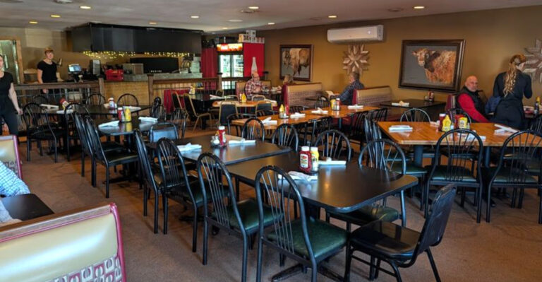 Iowa Has A Country Steakhouse That Feels Like A True Small-Town Treasure