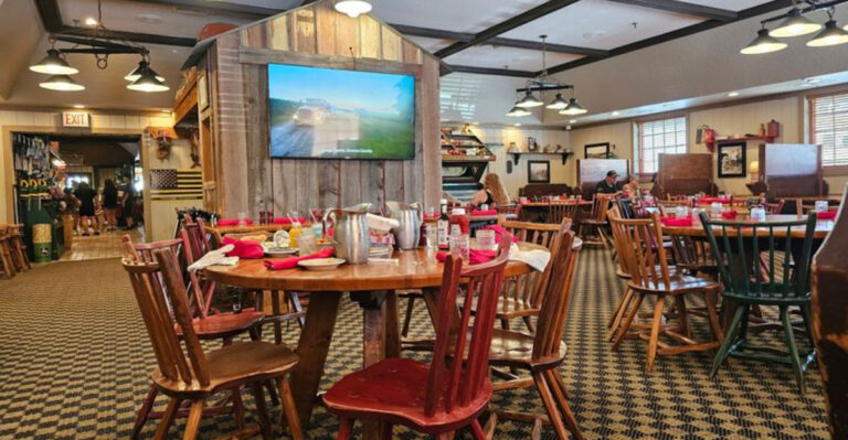 Iowa’s Coziest Roadside Restaurant Serves Portions That Mean Real Business