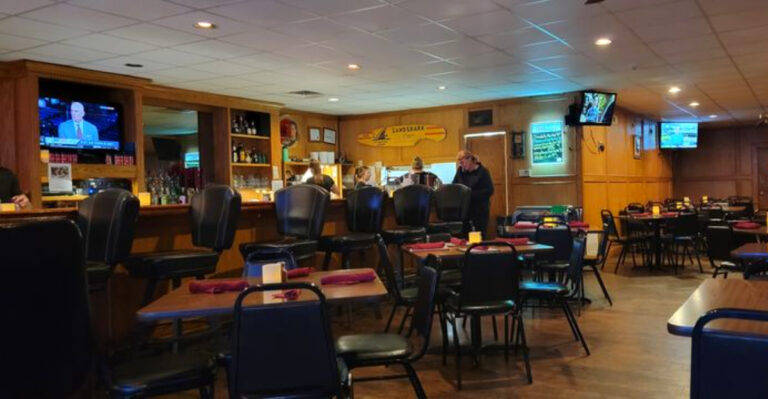 Iowa’s Small-Town Steak Secret Is Hiding Behind A Modest Brick Exterior
