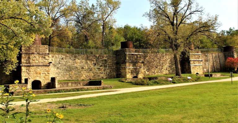These Towering Iowa Stone Ruins Are One Of The State’s Strangest Scenic Finds