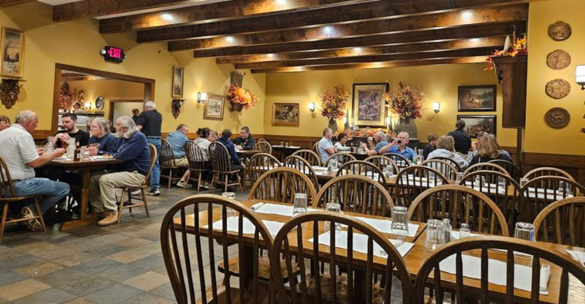 This Historic Iowa Restaurant Makes Homestyle Dining Feel Truly Special