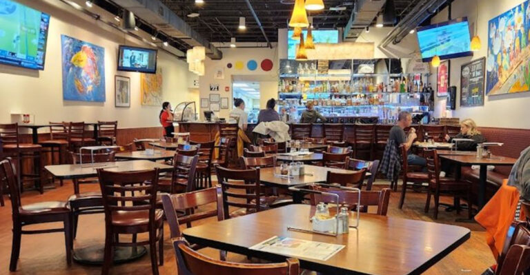 This Kansas Pizza Joint Is So Legendary People Drive From Everywhere To Eat There