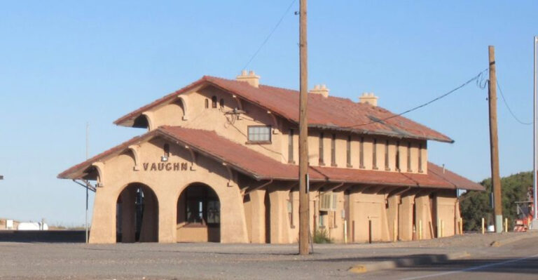 This Quiet New Mexico Town Feels Like A Lost Chapter Of Classic Americana