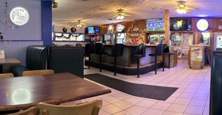 This Tiny Kansas Restaurant Serves A Three-Pound Burger Known Statewide