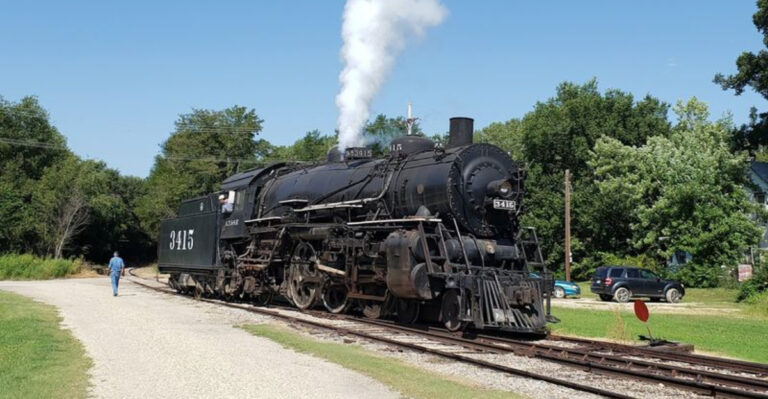 This Kansas Train Ride Offers A Scenic And Nostalgic Day Trip Experience