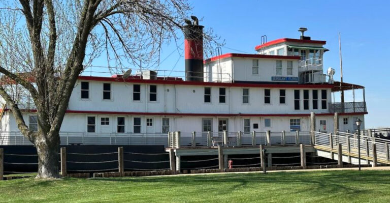 Step Inside This Historic Iowa Riverboat For A Fascinating Piece Of American History