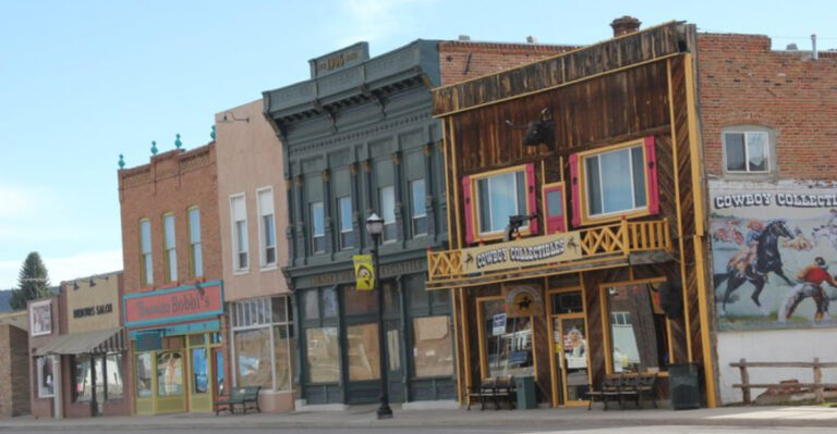 This Gorgeous Utah Town Feels Like It Was Pulled Straight From A Hallmark Movie