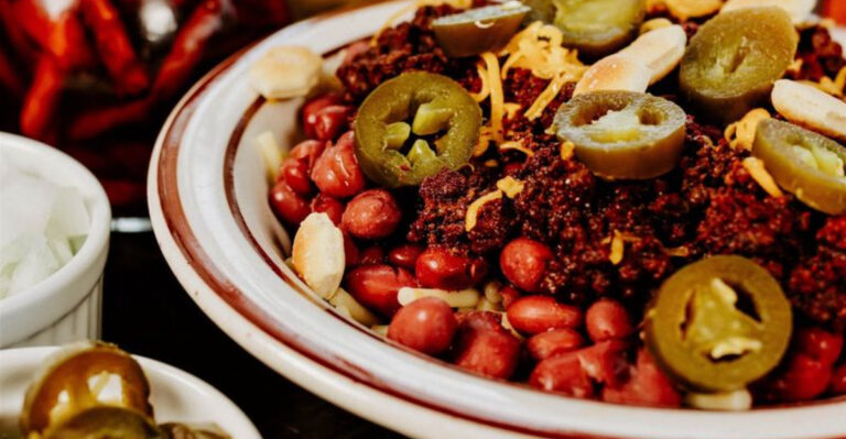 This Wisconsin Chili Counter Keeps The Late-Night Crowd Fed Long After Dinner Plans Fall Apart
