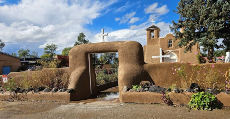 This Enchanting New Mexico Town Blends Art, History, And Desert Views That Go On Forever
