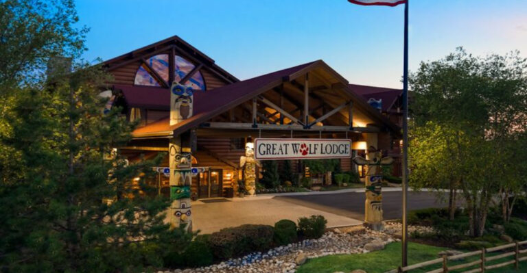 This Enormous Kansas Adventure Resort Is An Adult Playground With Luxury Cabins And A Lazy River