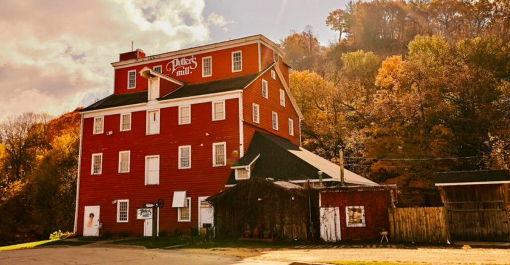 This Historic Iowa Mill By The Mississippi Feels Like A Storybook Day Trip